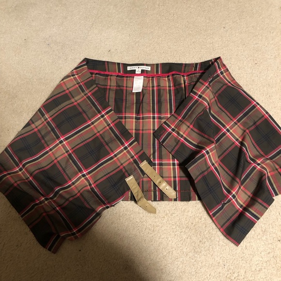 Tommy Hilfiger Wrap Around Pleated Plaid Skirt Size 12 - Picture 3 of 9